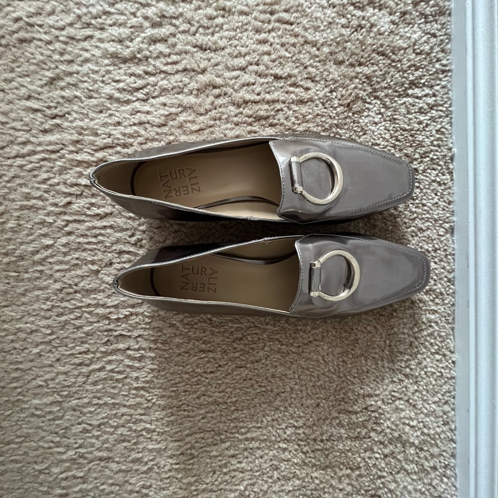 NATURALIZER VERY ELEGANT LOAFERS.